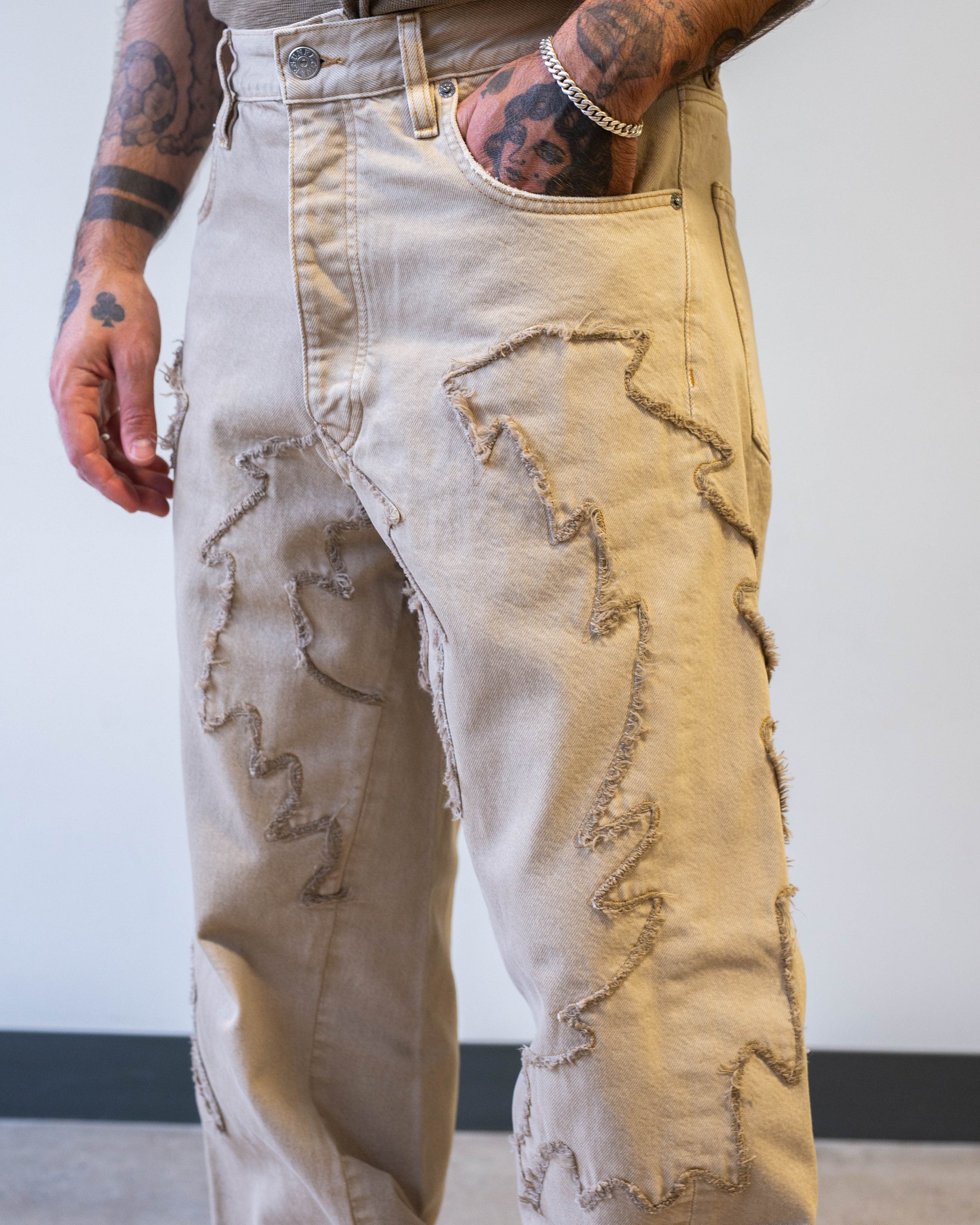 Sunflower Wide Twist Jeans Patch Vintage Sand – The Foxhole