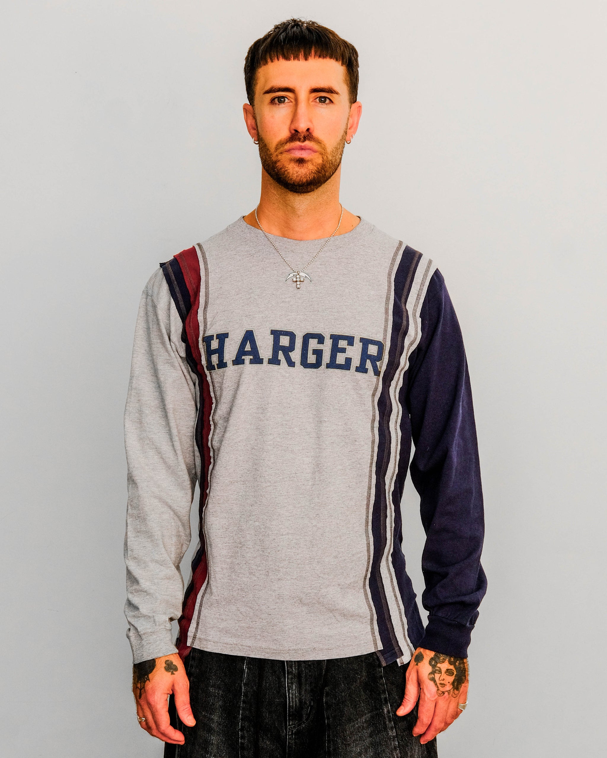 Needles 7 Cut L/S Tee College Small – The Foxhole