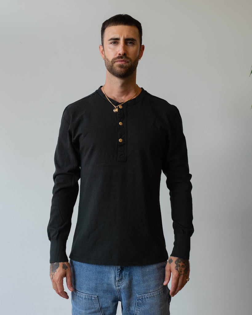 Homespun Knitwear Coalminer Henley Zimbabwe Jersey Aged Black on model