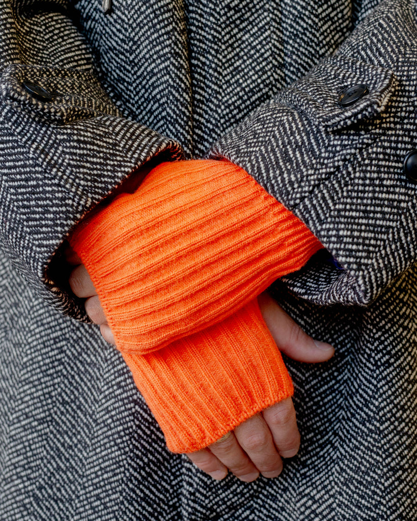 ROTOTO Pop Color Hand Warmer Safety Orange model